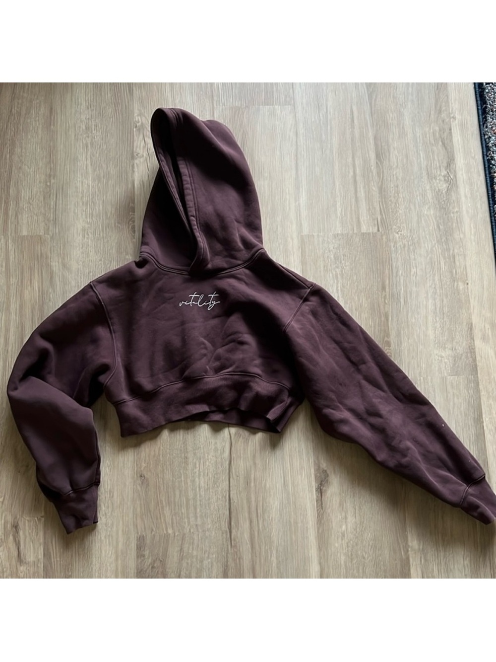Cropped Vitality hoodie chocolate brown